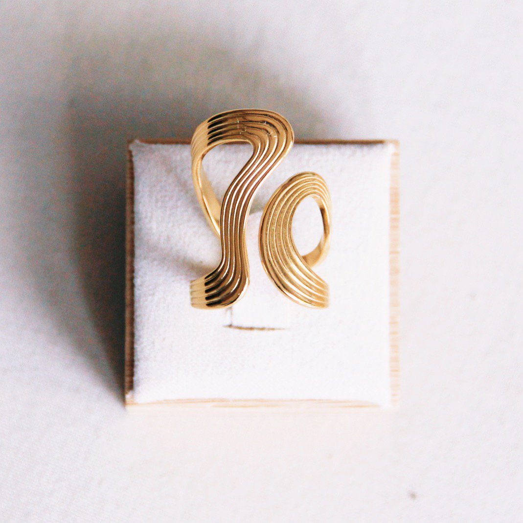 Statement Retro gestreepte XL ring - goud