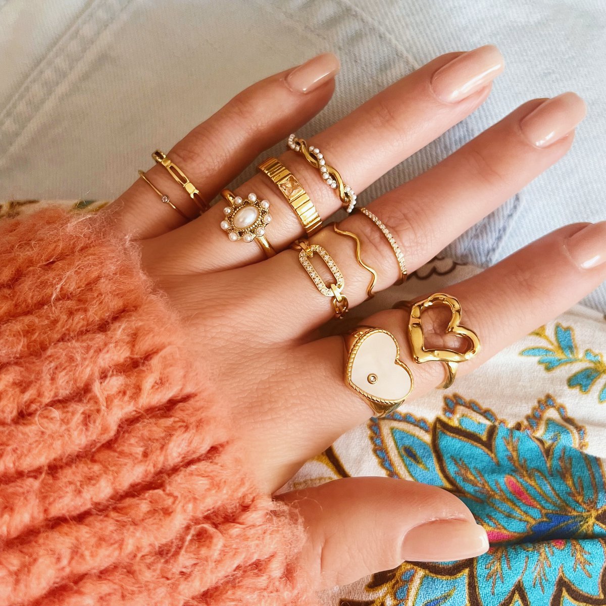 R612: Roestvrijstalen vintage ring met groene stenen - goud