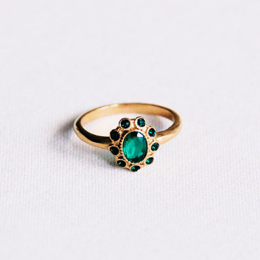 R612: Roestvrijstalen vintage ring met groene stenen - goud