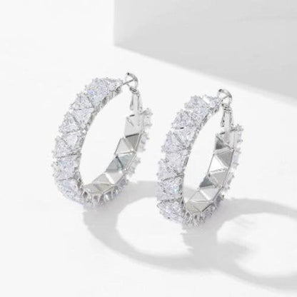 Luxe hoepeloorbellen met diamantlook