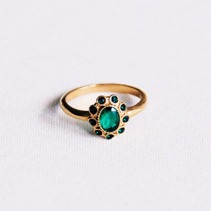 R612: Roestvrijstalen vintage ring met groene stenen - goud